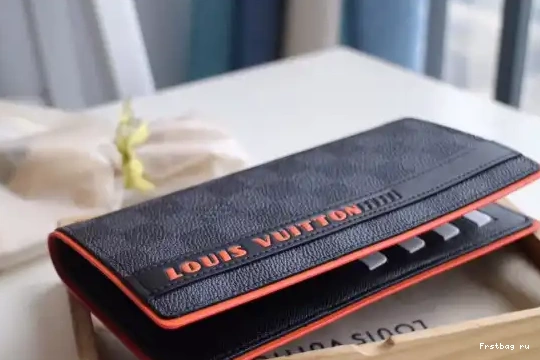 First bag ru Louis Vuitton Wallet Brazza 0528